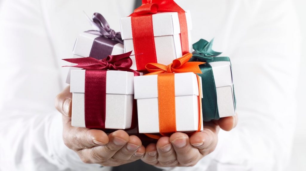 Choosing the Right Corporate Gifts